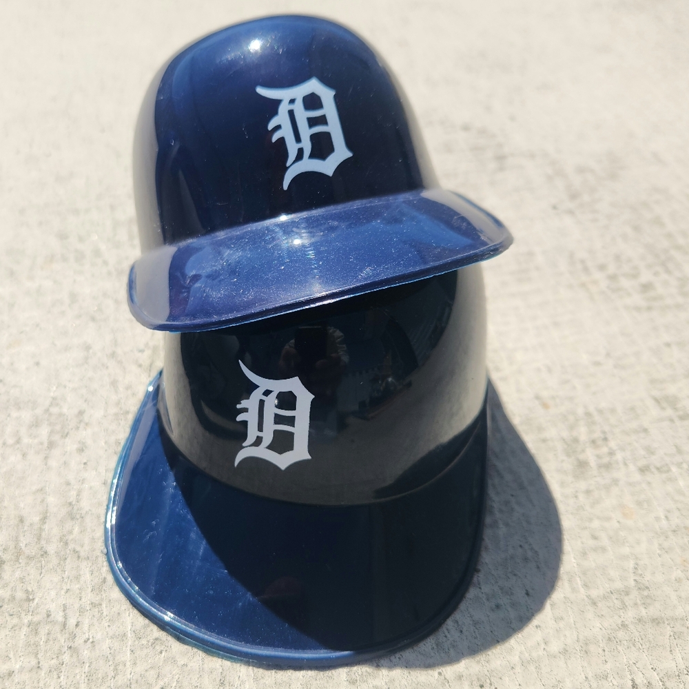 Vintage Detroit Tigers MLB Collectible Team Mini Helmets Ice Cream Bowls [2]